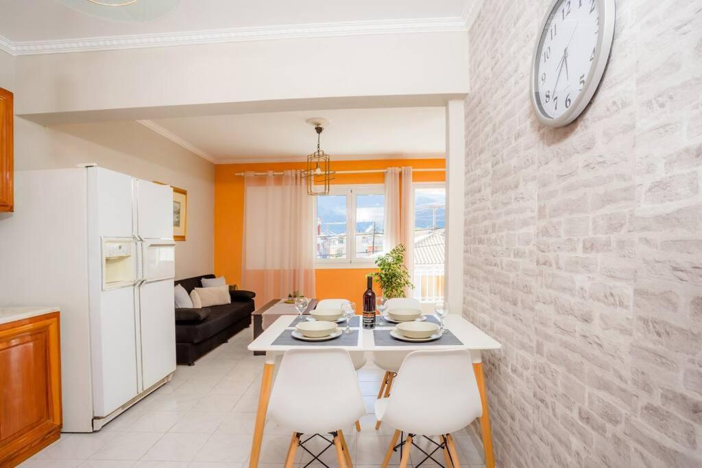 New  2 Bedroom/ 2 Bath Ap.Nidri, Familia エクステリア 写真
